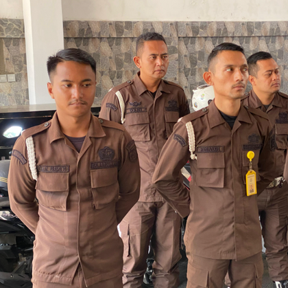 Personel keamanan PT Dafser Putra Nusantara